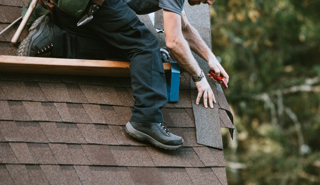 6 Warning Signs It’s Time to Repair Your Roof